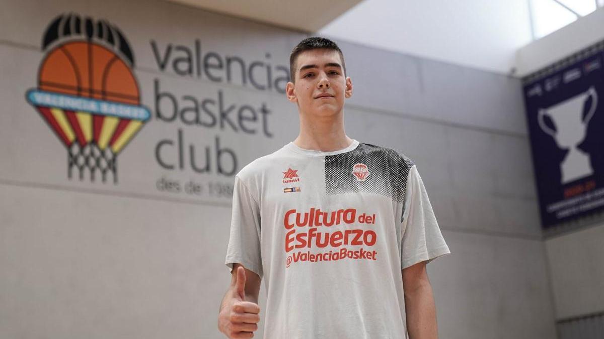 Nikola Zepina, ya en las instalaciones de L'Alqueria del Basket