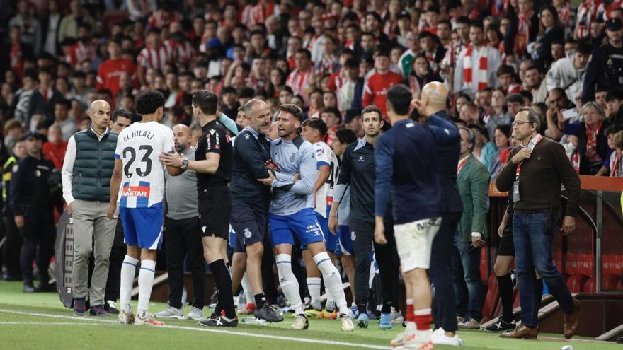 La victoria moral del Sporting: Roque, El Molinón y la más fea de las maneras