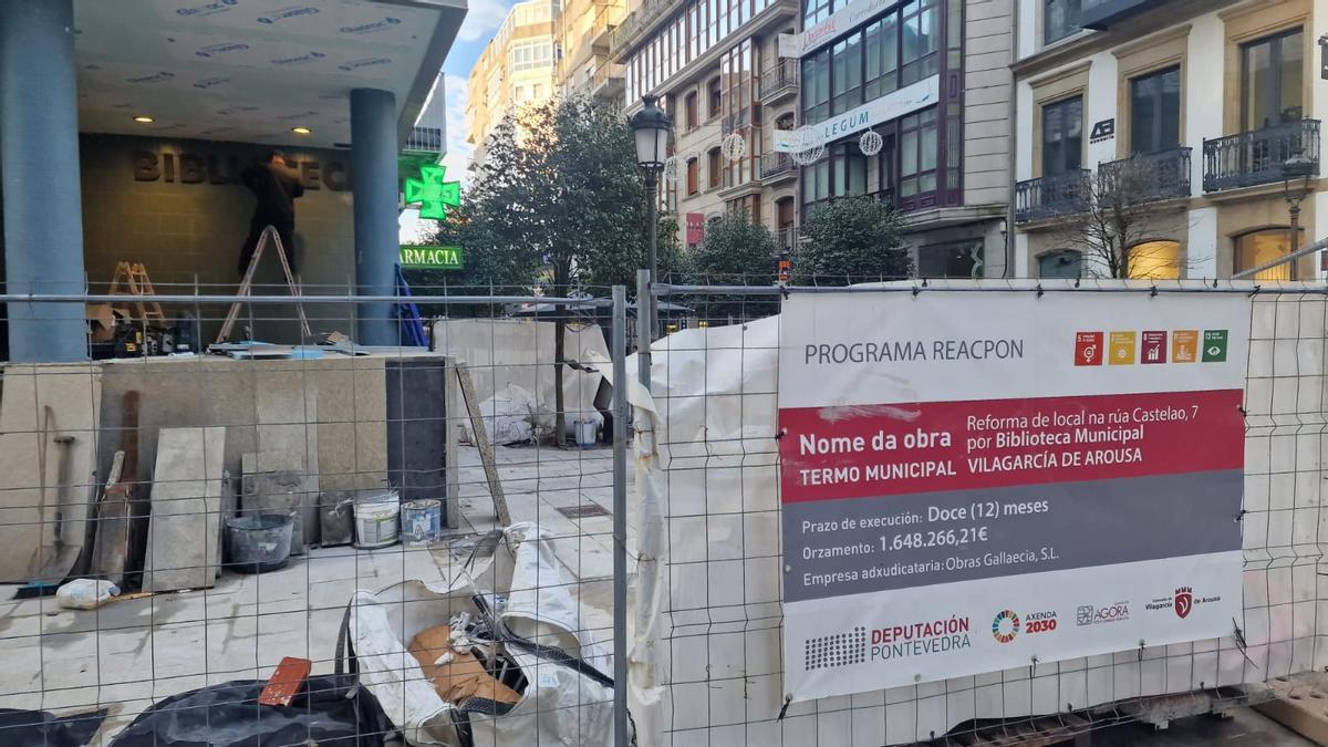 El acceso se realiza desde la calle de Castelao.