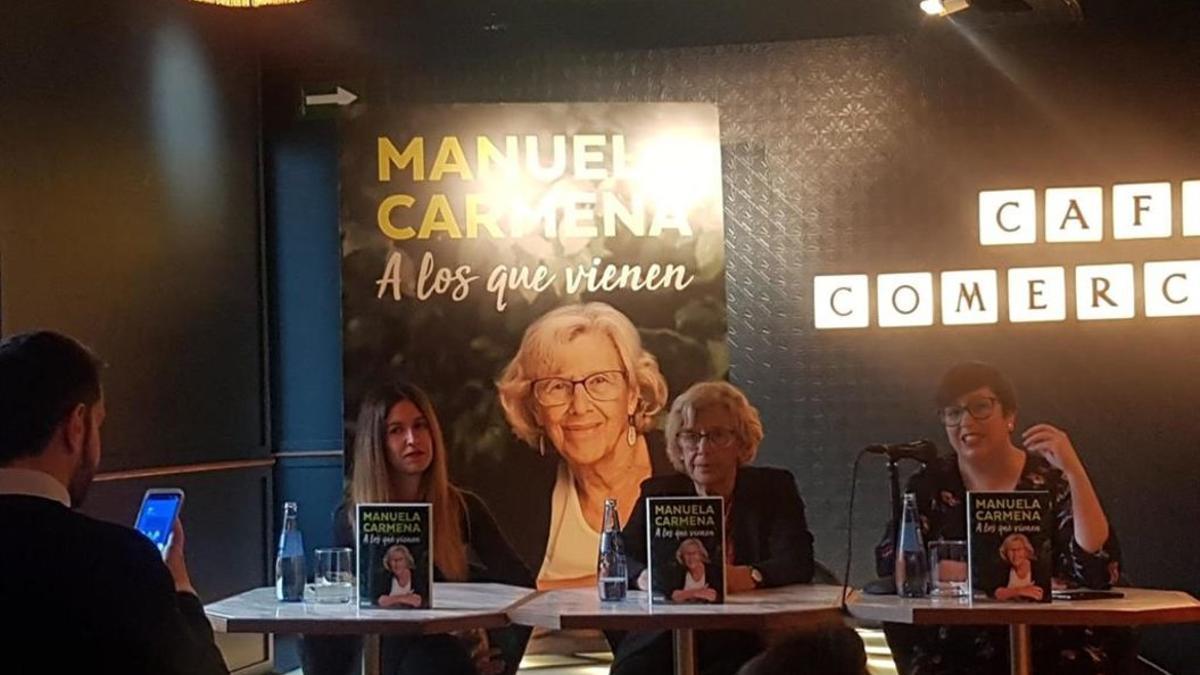 La exalcaldesa de Madrid, Manuela Carmena, durante la presentación de su libro