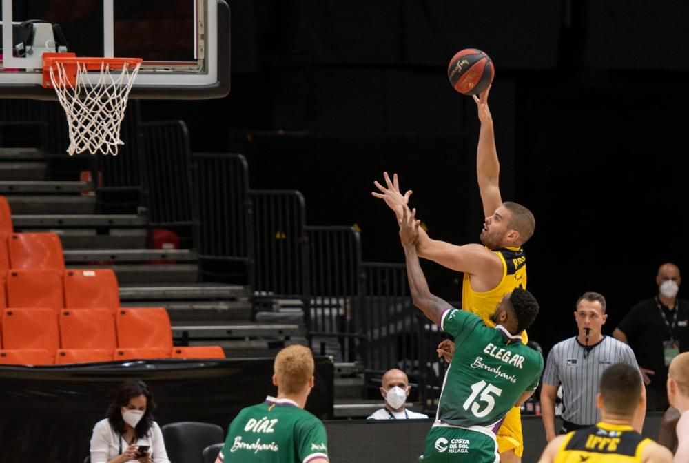 Partido entre el Iberostar y el Unicaja en la fase final de la Liga ACB.