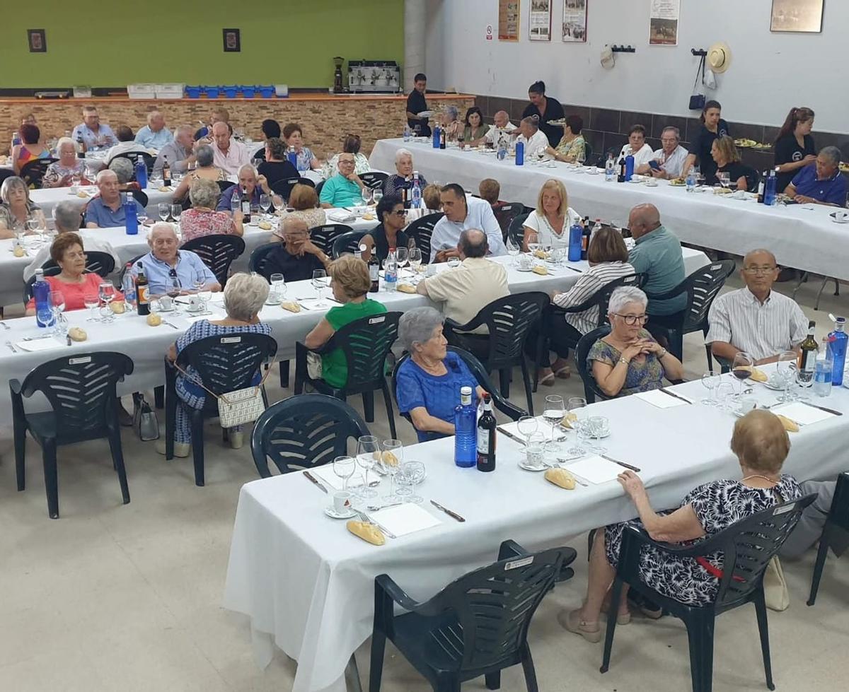 Fiesta de la Asociación de Jubilados de Venialbo, el año pasado.  | CEDIDA