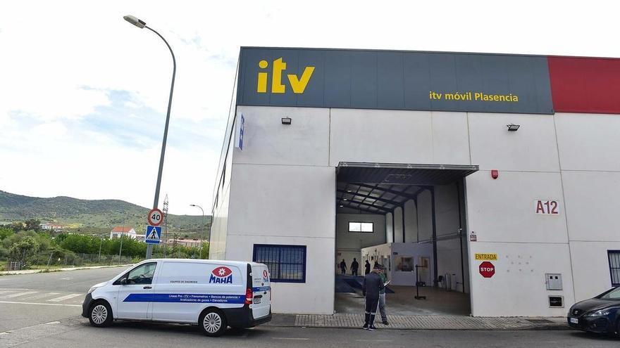 DEKRA, la nueva gestora de la ITV móvil de Plasencia, cuenta con citas disponibles hasta junio
