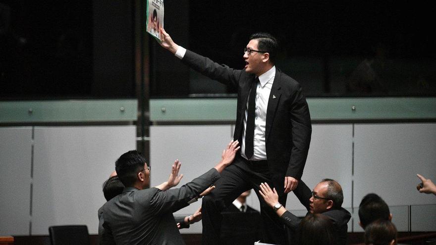 Hong Kong: detienen a diputados opositores por su participación en protestas