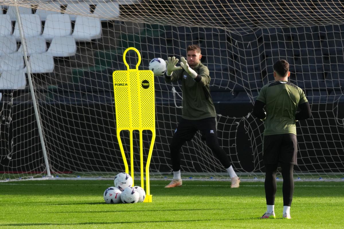 Galería | El CD Castellón entrena en el SkyFi Castalia antes de recibir al Sporting