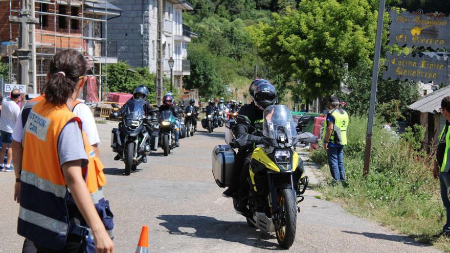 Hasta 12.000 personas despiden Sanabria tras la concentración internacional de motos