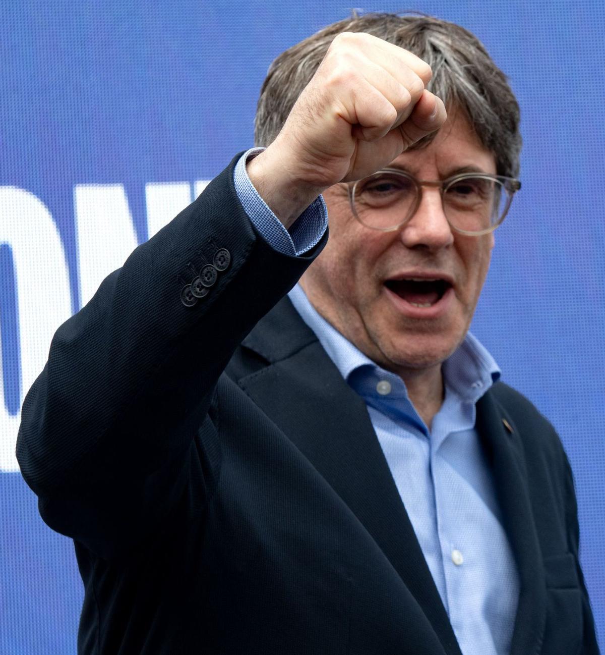 Puigdemont insta a guanyar per evitar que Catalunya sigui «servil» al Govern