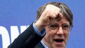 Puigdemont insta a guanyar per evitar que Catalunya sigui «servil» al Govern