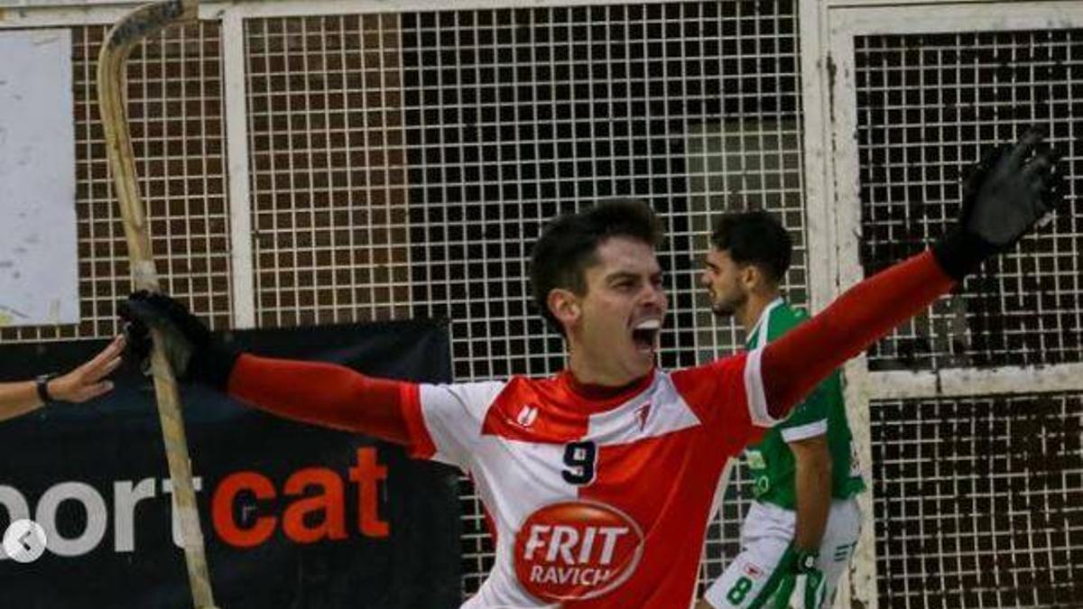 Roger Presas, celebrant un gol contra el Cerdanyola.