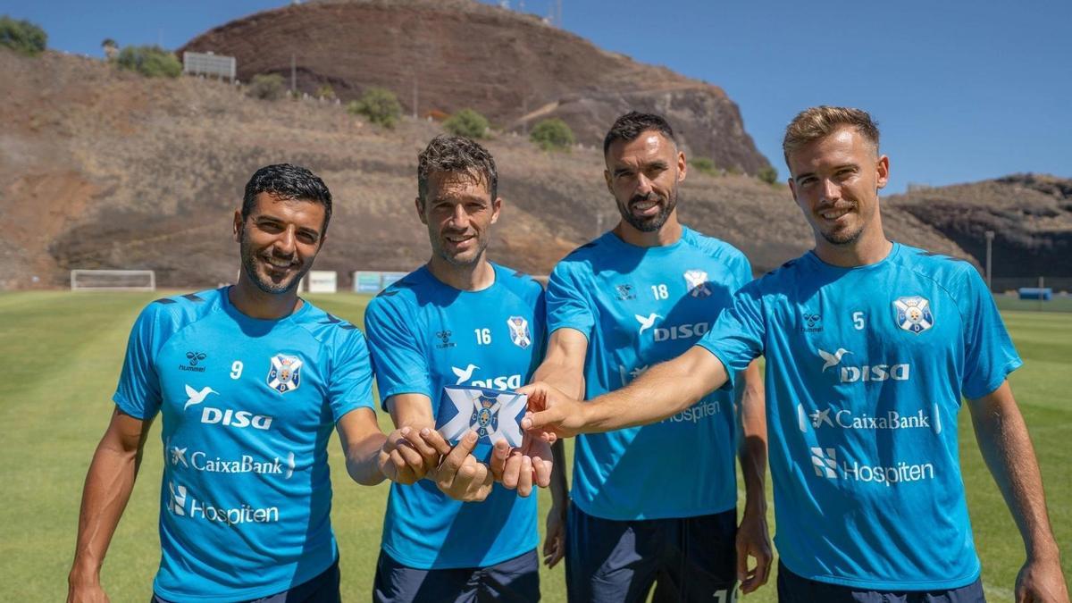 De izquierda a derecha: Ángel Rodríguez, Aitor Sanz, Enric Gallego y Sergio González, capitanes del CD Tenerife en la 24/25.