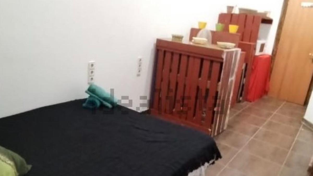 Un jove busca un pis a Barcelona i al·lucina: 25 m², bany compartit i sense cèdula (el millor és el preu)