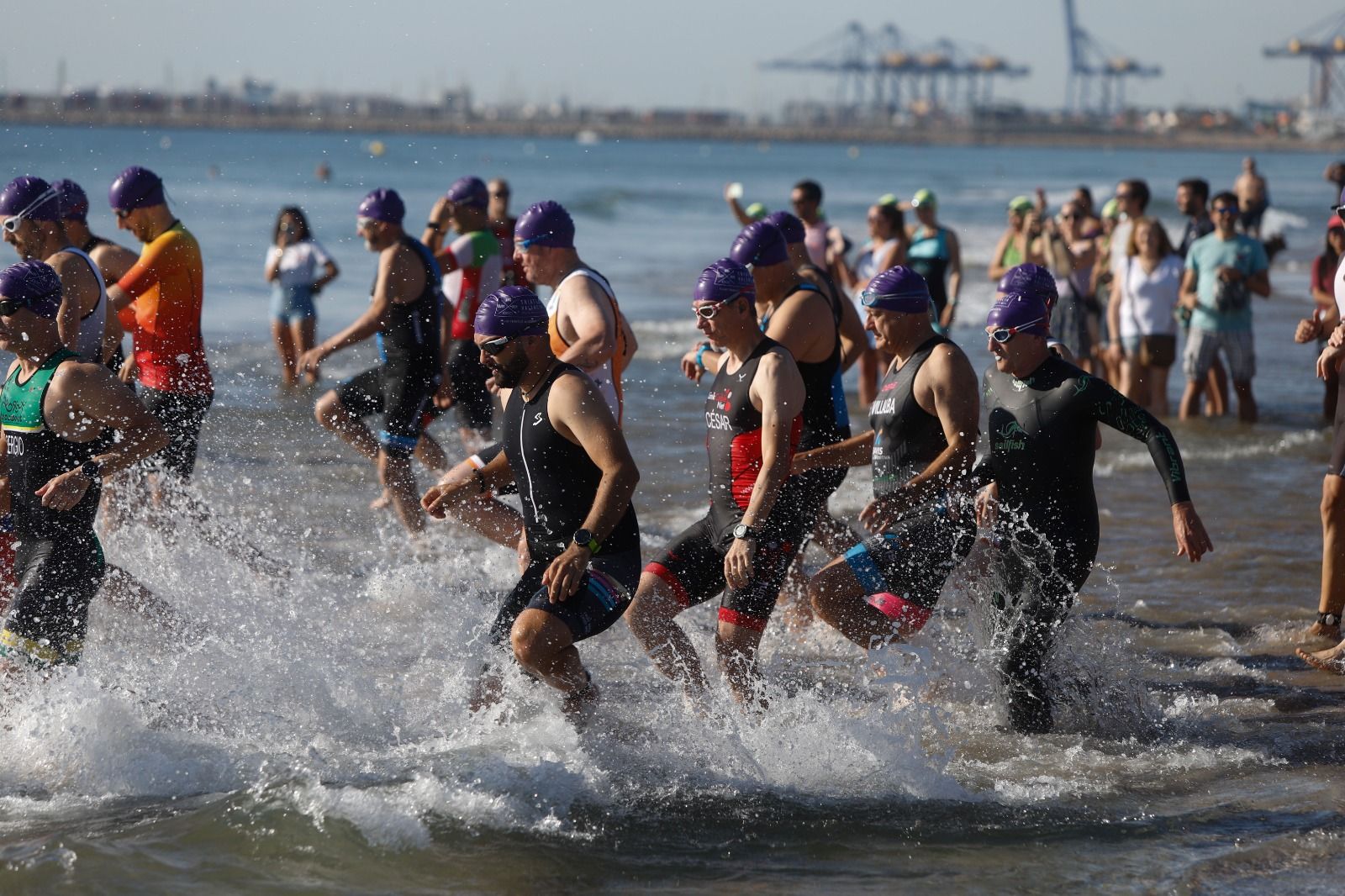 El Triatlón Playa de la Malvarrosa, en imágenes