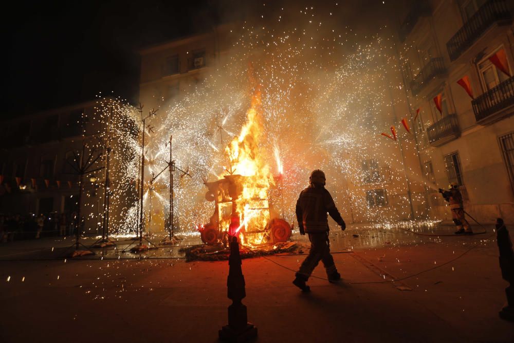 Cremà de la falla decimonónica de la Unesco