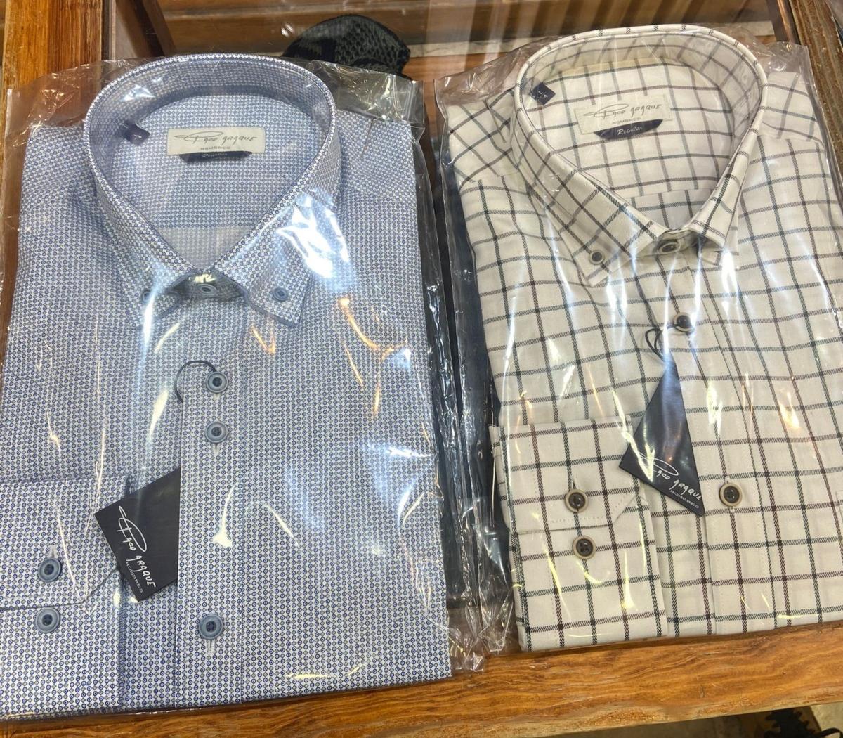 Dos camisas en Paco Araque