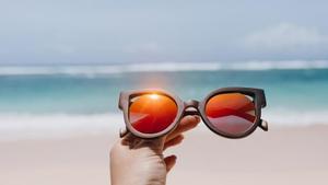 Este verano no olvides las gafas de sol: 5 recomendaciones para cuidar la salud de tus ojos