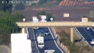 Dos accidents en l'A-7 i l'A-3 deixen retencions quilomètriques a València i compliquen el trànsit este dimarts