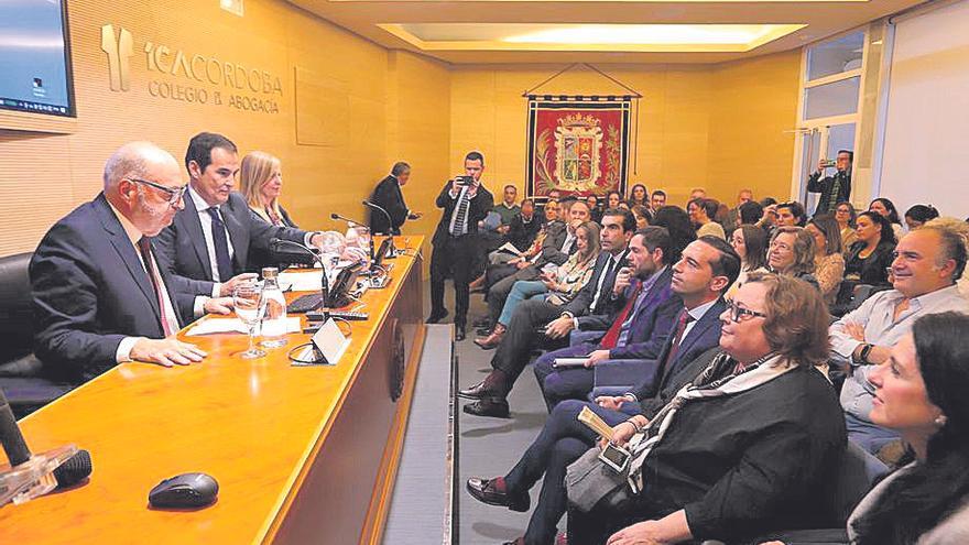 La Junta de Andalucía forma en violencia de género a los abogados del turno de oficio