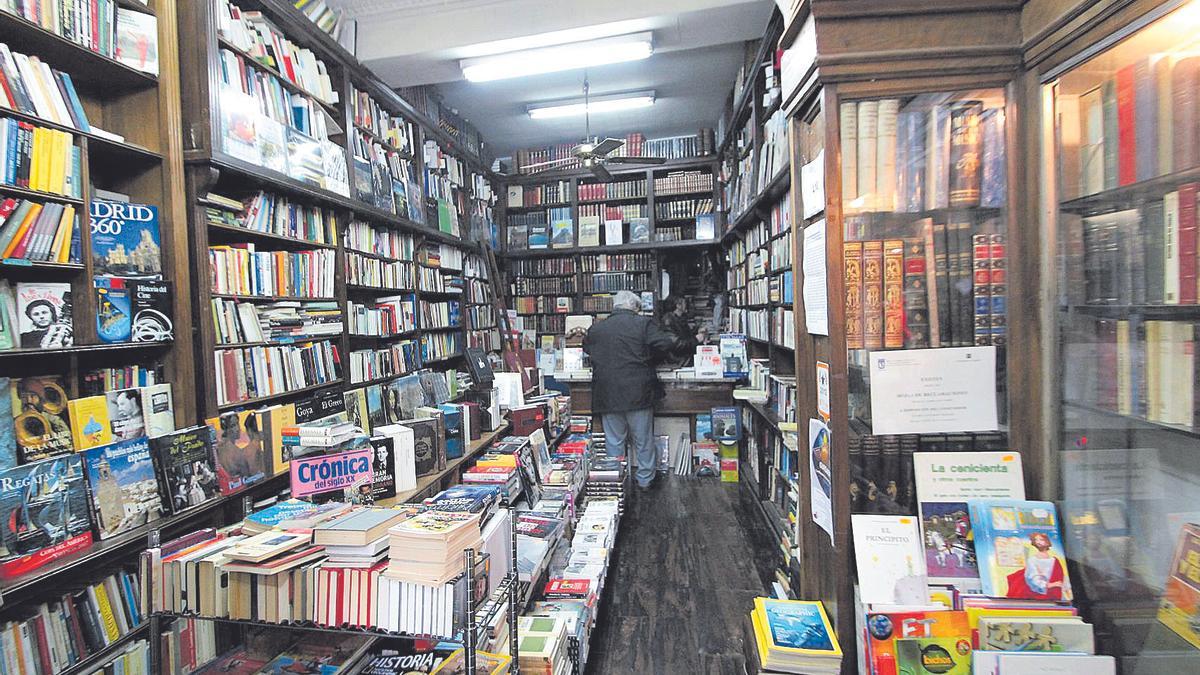 Interior de la librería Pérez Galdós, en Madrid