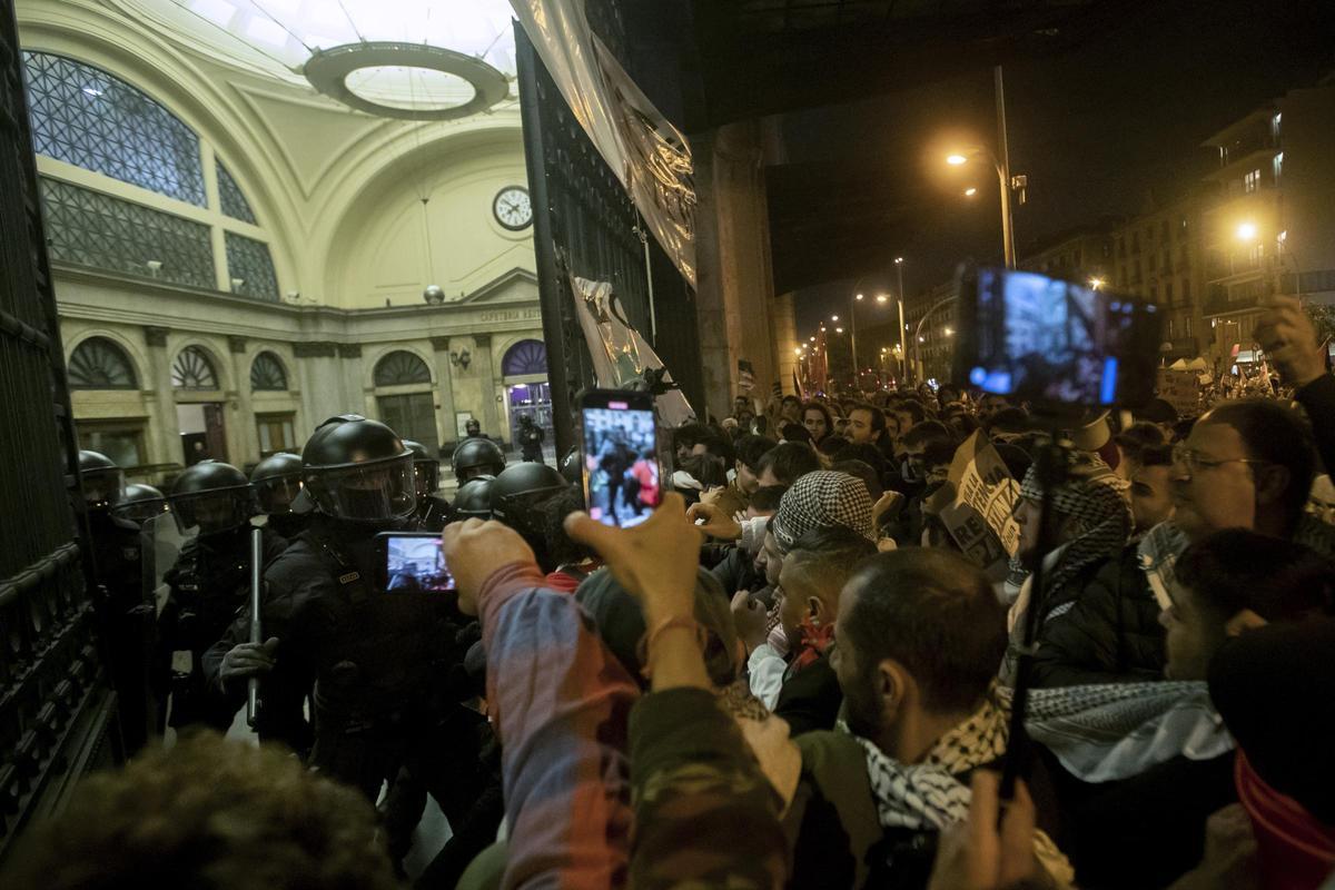 Manifestación Pro Palestina en la Estación de Francia, Barcelona, el 11 de noviembre de 2023.