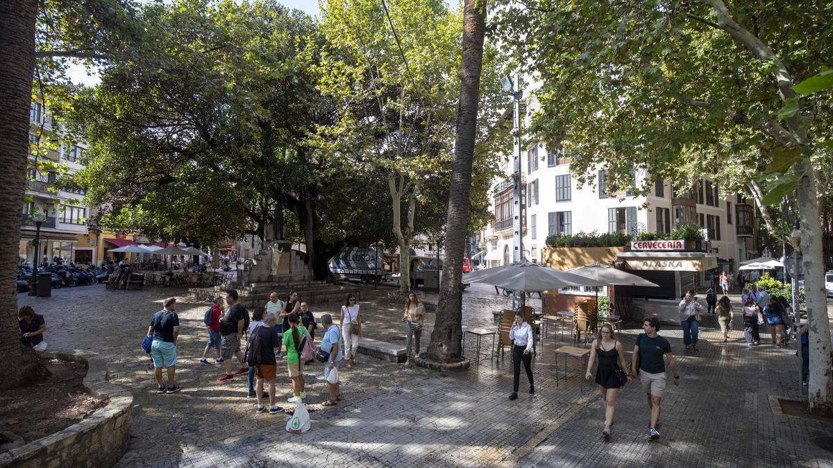 La reforma de la plaza del Mercat desplazará la estatua y mantendrá el Alaska.