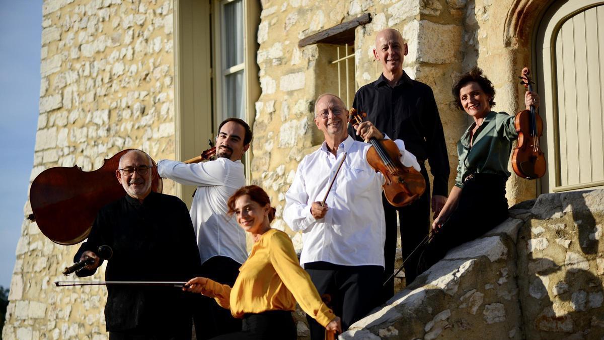 L'Ensemble Instrumental Provence Verdon i el baix-baríton Jean-Christophe Maurice.