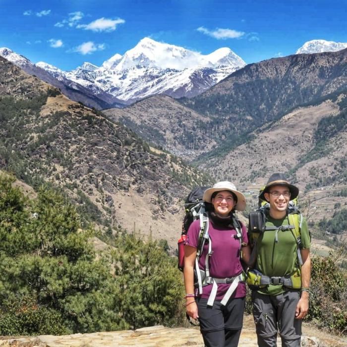 Una pareja de Torrent, de viaje en Nepal, se queda atrapada sin poder volver.