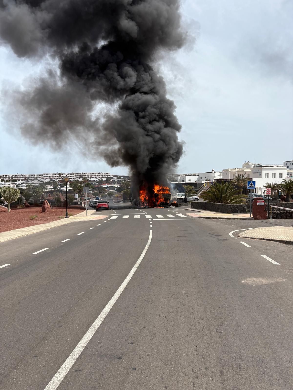 Incendio de una guagua en Lanzarote