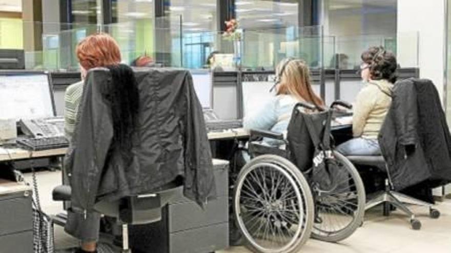 La Junta destina 745.000 euros para dar empleo a 75 personas con discapacidad