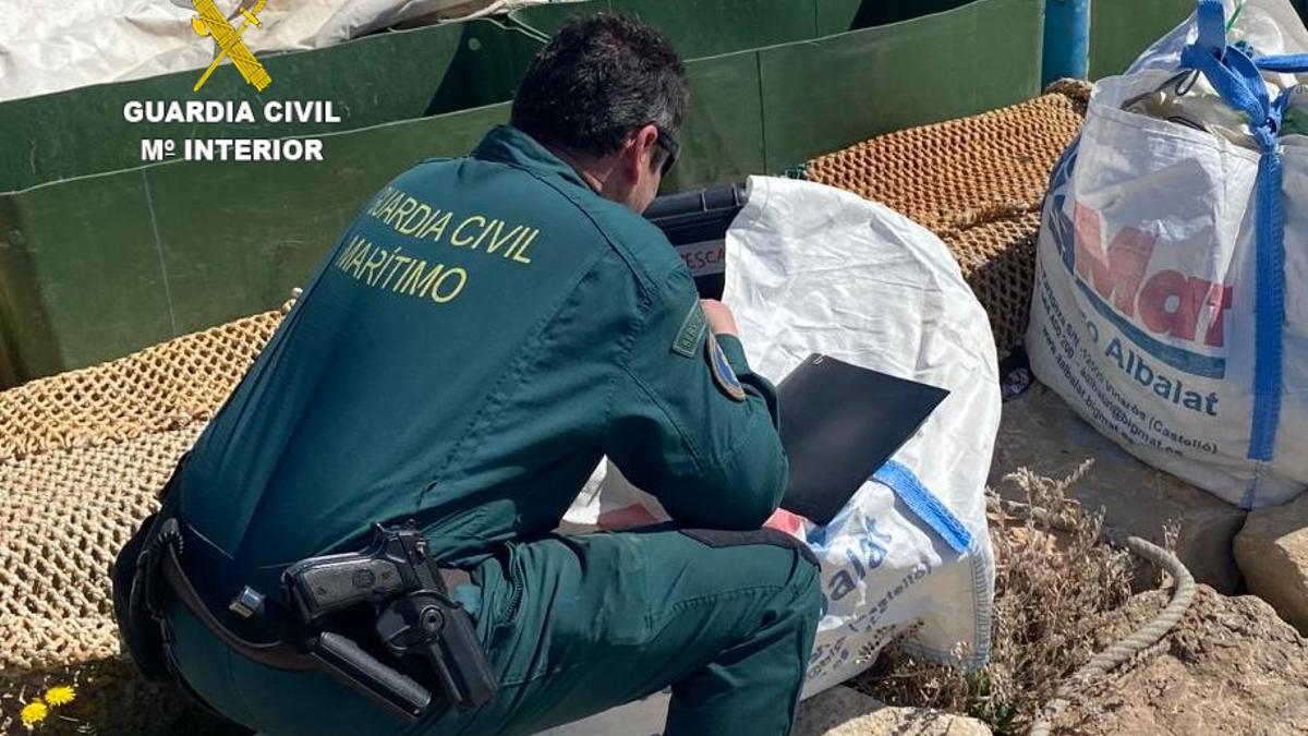 Imagen del material incautado por el Servicio Marítimo de la Guardia Civil de Castellón