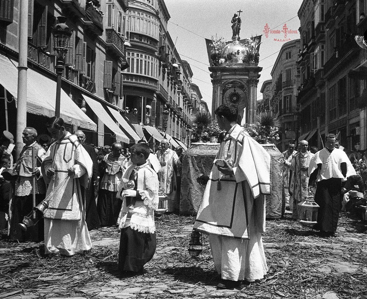 Procesión del Corpus Christi por la calle Larios en 1912