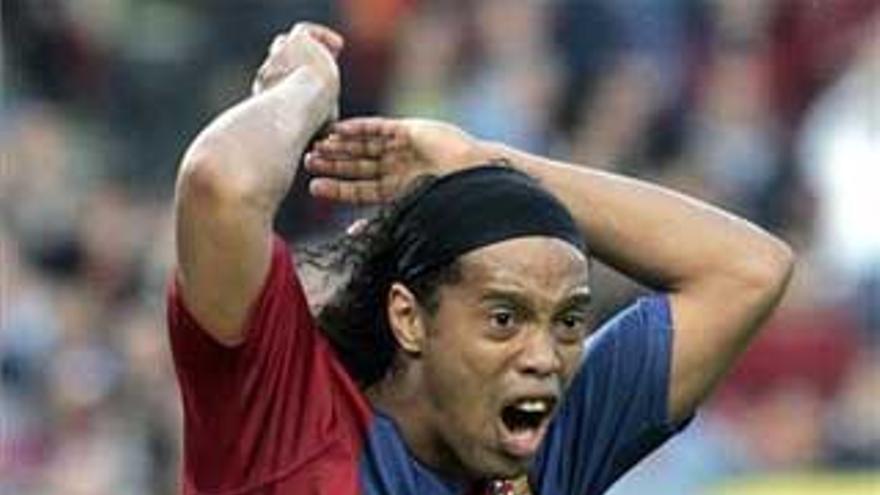 Ronaldinho no entra en la convocatoria de Rijkaard