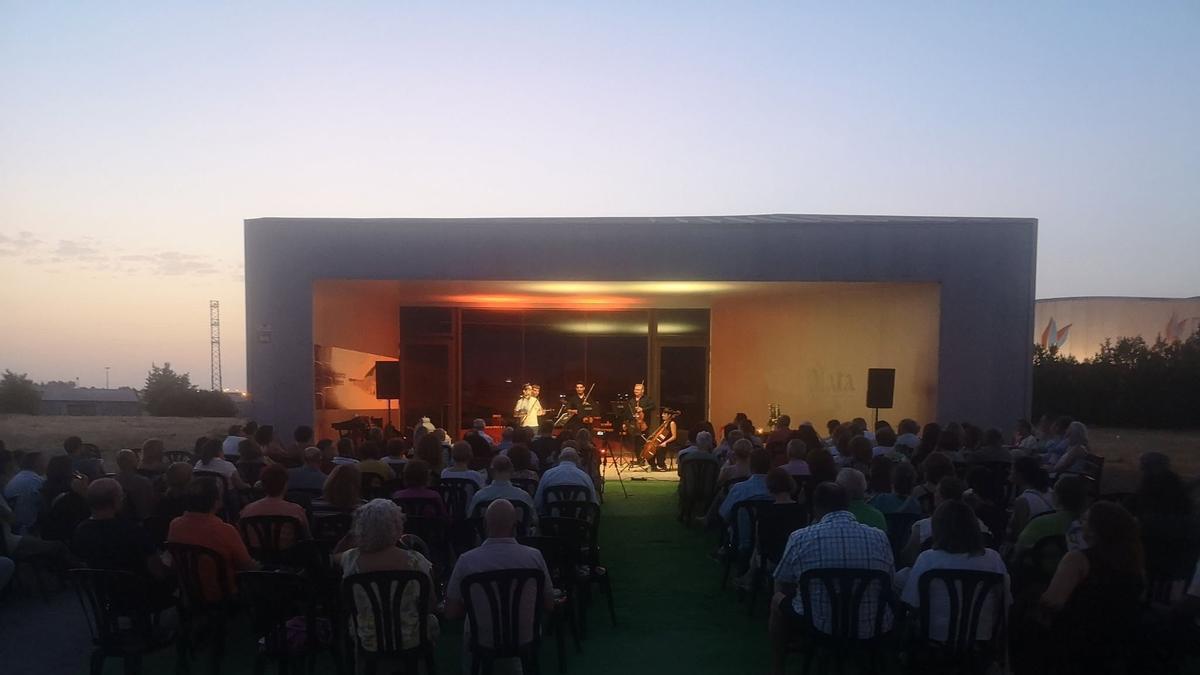 Una actuación musical reciente en Huerta Montero.