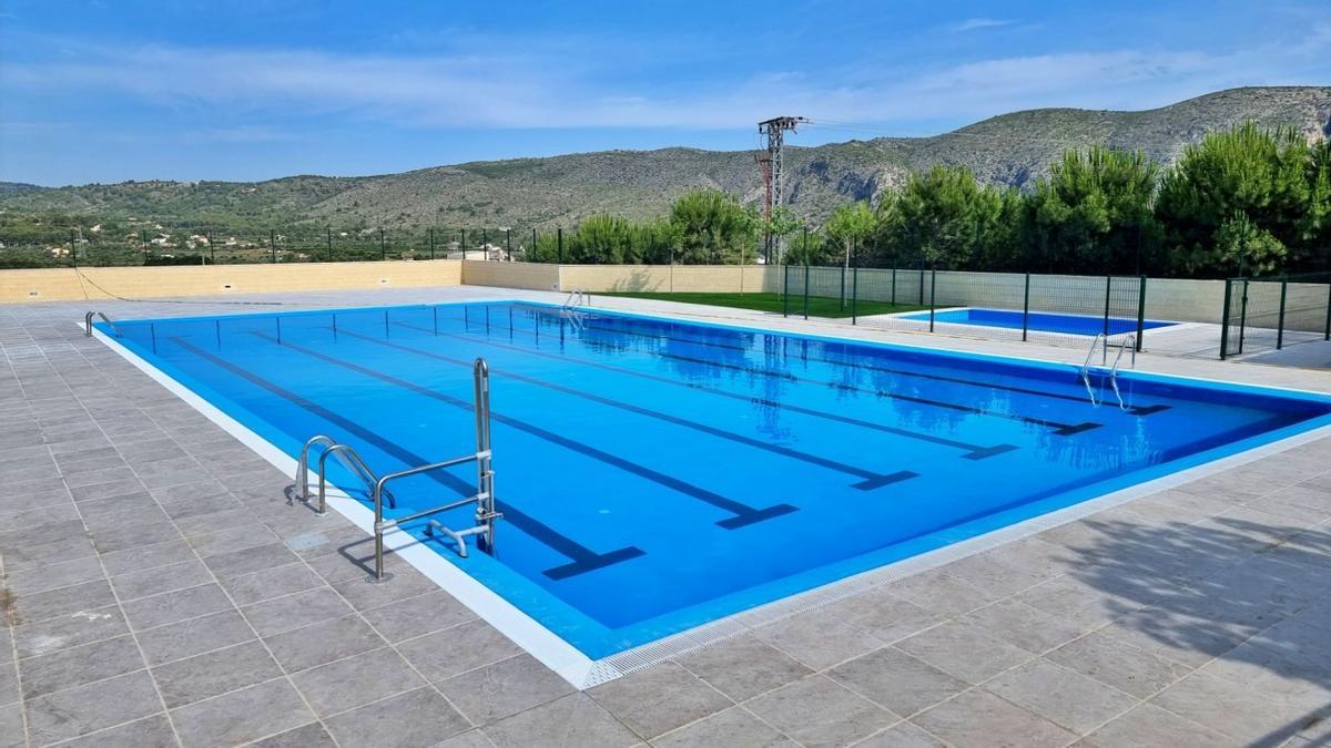 La piscina municipal del polideportivo de Teulada