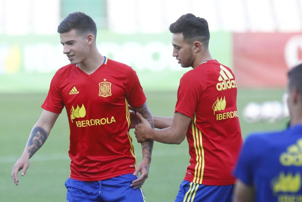 Las mejores imágenes del entrenamiento de Munir con la Selección Española