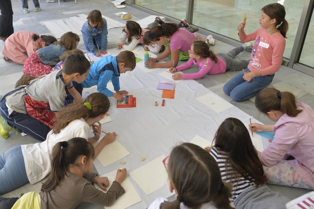 Un instante del taller artístico infantil