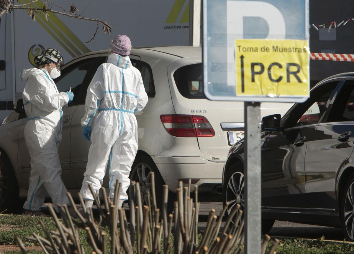Pruebas PCR en el Hospital de Sagunt.
