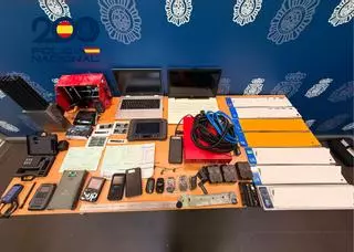 Cuatro detenidos por robar coches de alta gama en Alicante y Murcia con llaves electrónicas clonadas