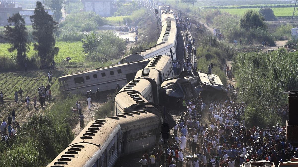 accidente de tren en alejandría egipto