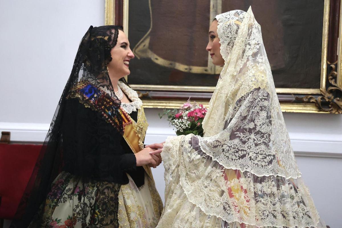 Con Berta Peiró, antes de salir a la Ofrenda