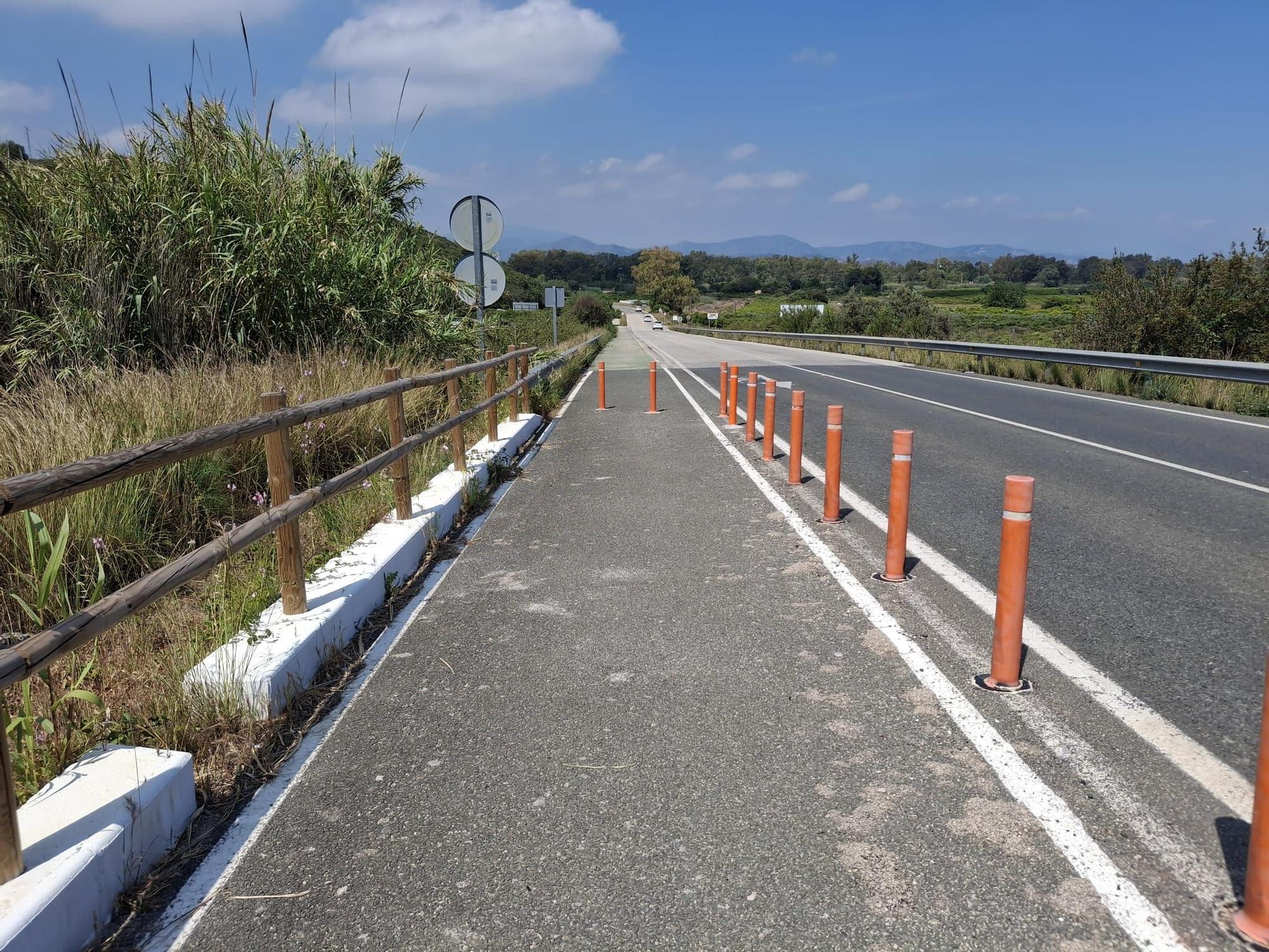 El deteriorado carril bici de El Verger a Pego y el peligroso cruce de Monte Pego