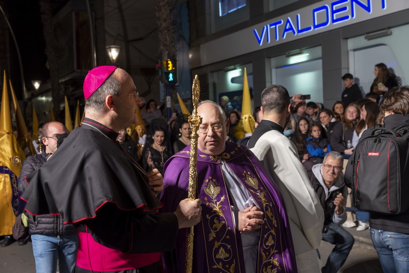 Encuentro de la Vía Dolorosa en Torrevieja del Miércoles Santo con la presencia del obispo José Ignacio Munilla