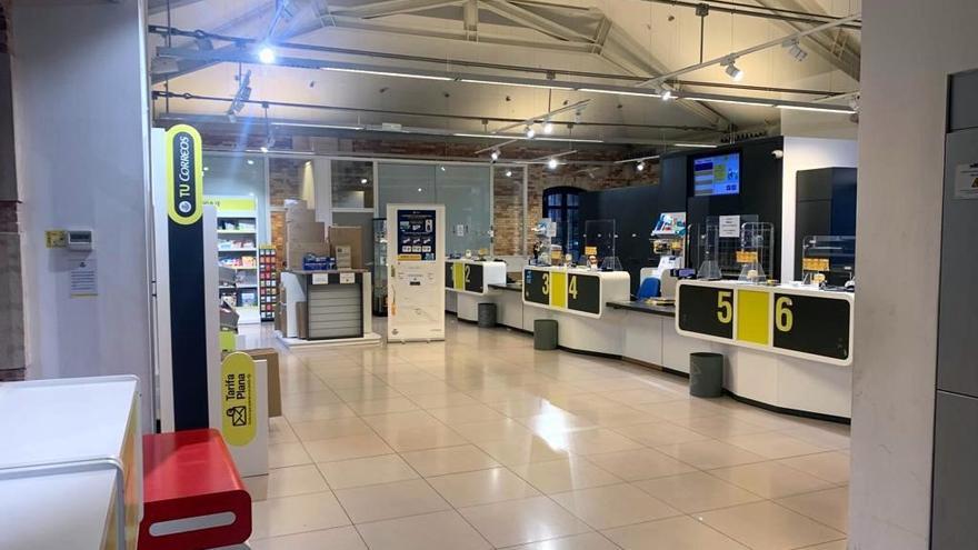 Correos facilita la compra de las etiquetas ambientales de la DGT para acceder a la Zona de Bajas Emisiones