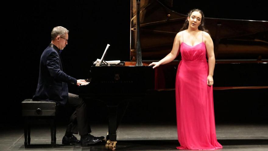 Recital de la mezzosoprano Inés López y el pianista Aurelio Viribay