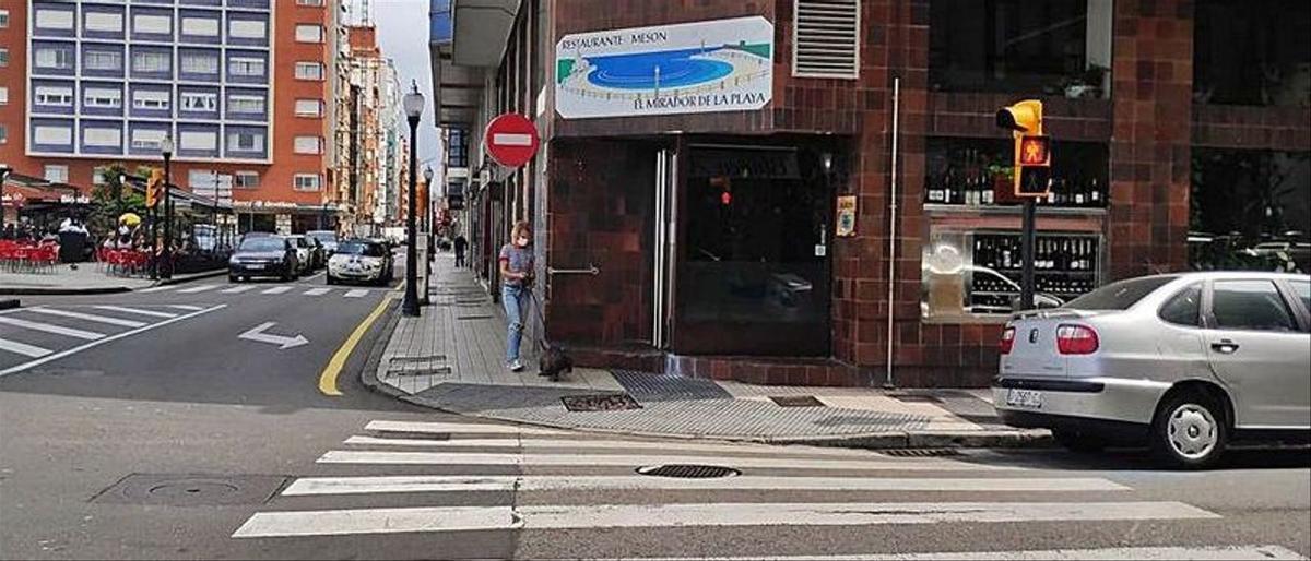 Agredeixen al crit de «fatxa» un home que portava a la seva moto una bandera d’Espanya