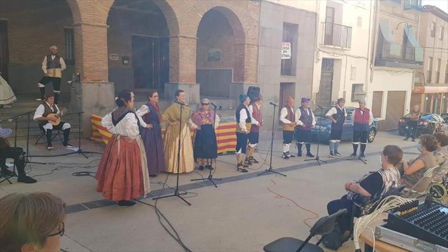 Un ciclo musical en el exterior pone la melodía al verano de la localidad