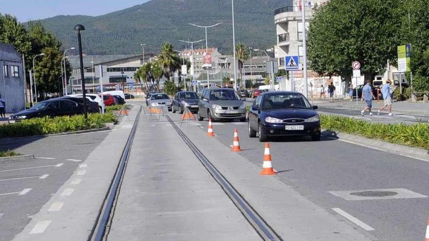 Las vías del tren portuario en la avenida Valle Inclán. // Noé Parga