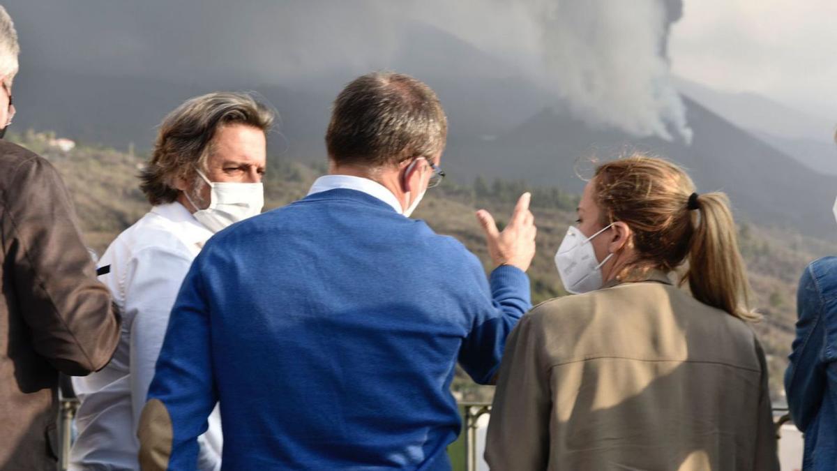 Una nueva llegada de lava al mar intensifica la nube de gases