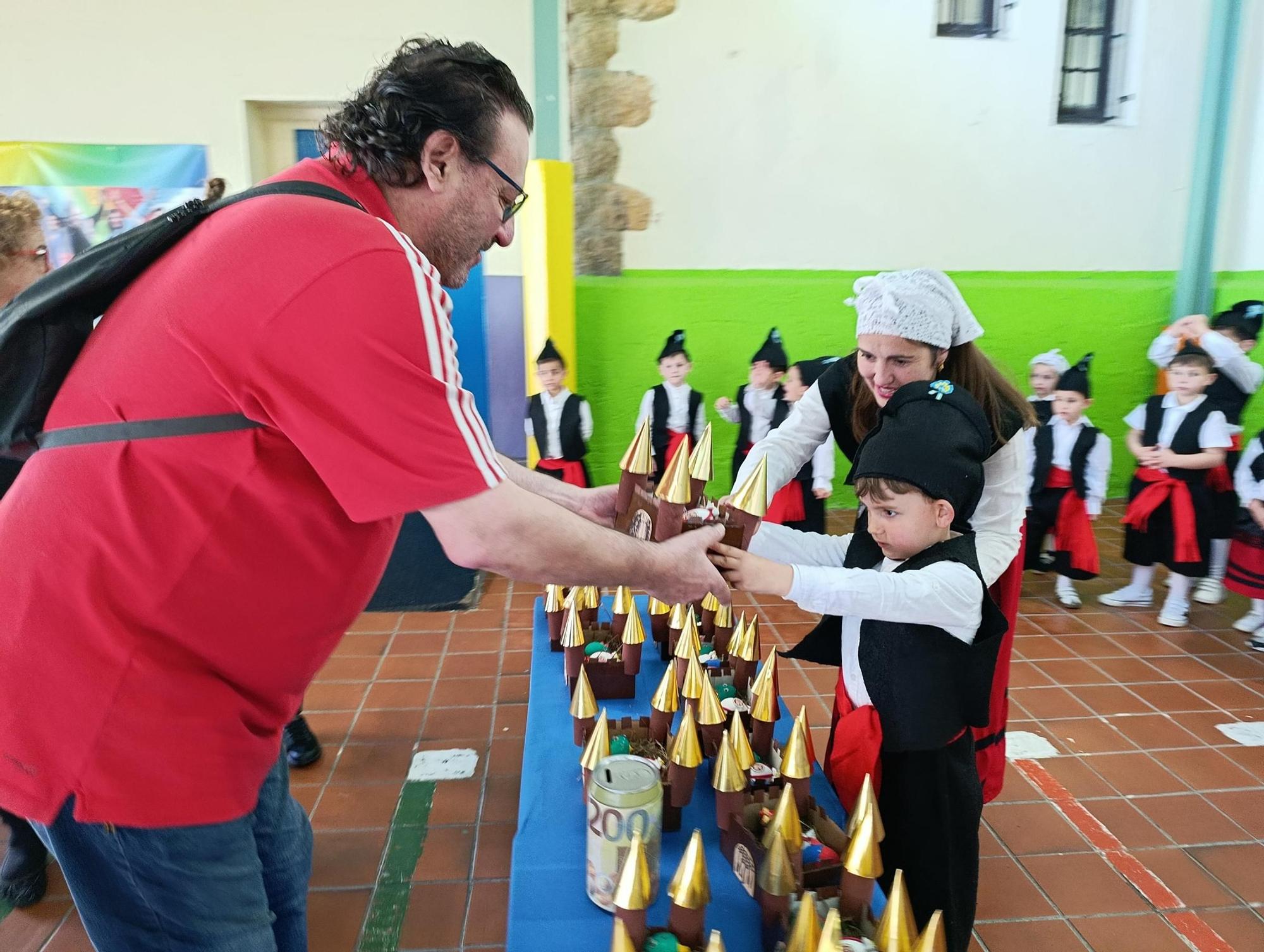 Así fue el Mercadillo de Güevos Pintos Solidarios del Peña Careses