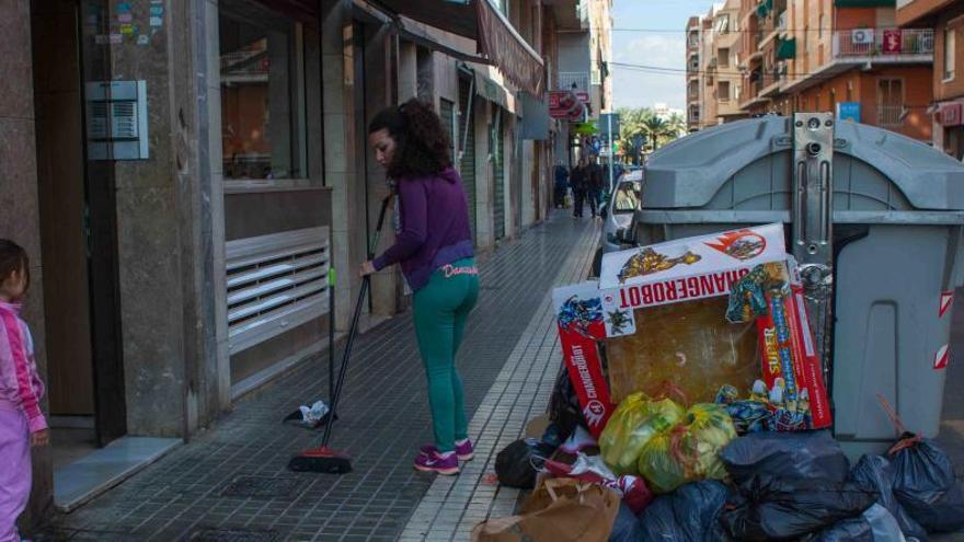 Elche desestima las alegaciones de Urbaser contra la sanción por la basura en Navidad