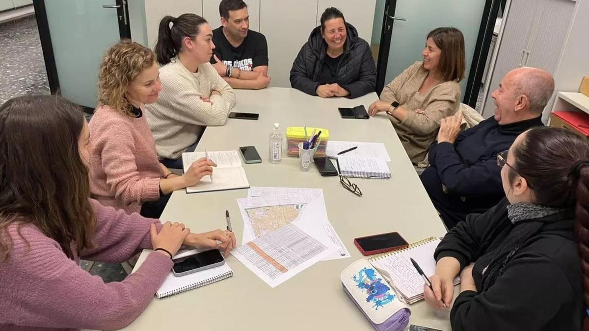 Reunión del alcalde de Massanassa con las directoras y las Ampas.